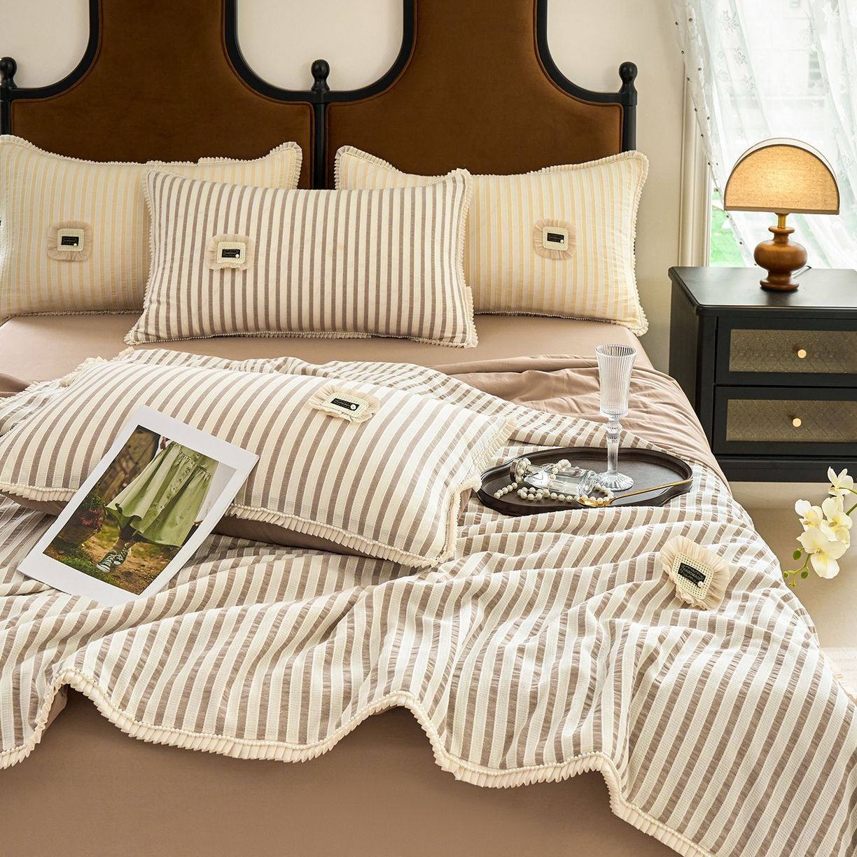 91家纺网 家纺一手货源 找家纺 优希家纺 2025新款花间语夏被四件套 卡其