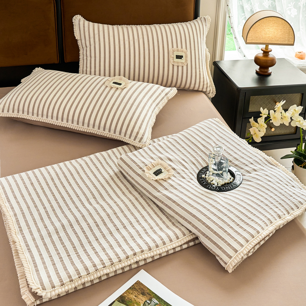 91家纺网 家纺一手货源 找家纺 优希家纺 2025新款花间语夏被四件套 卡其