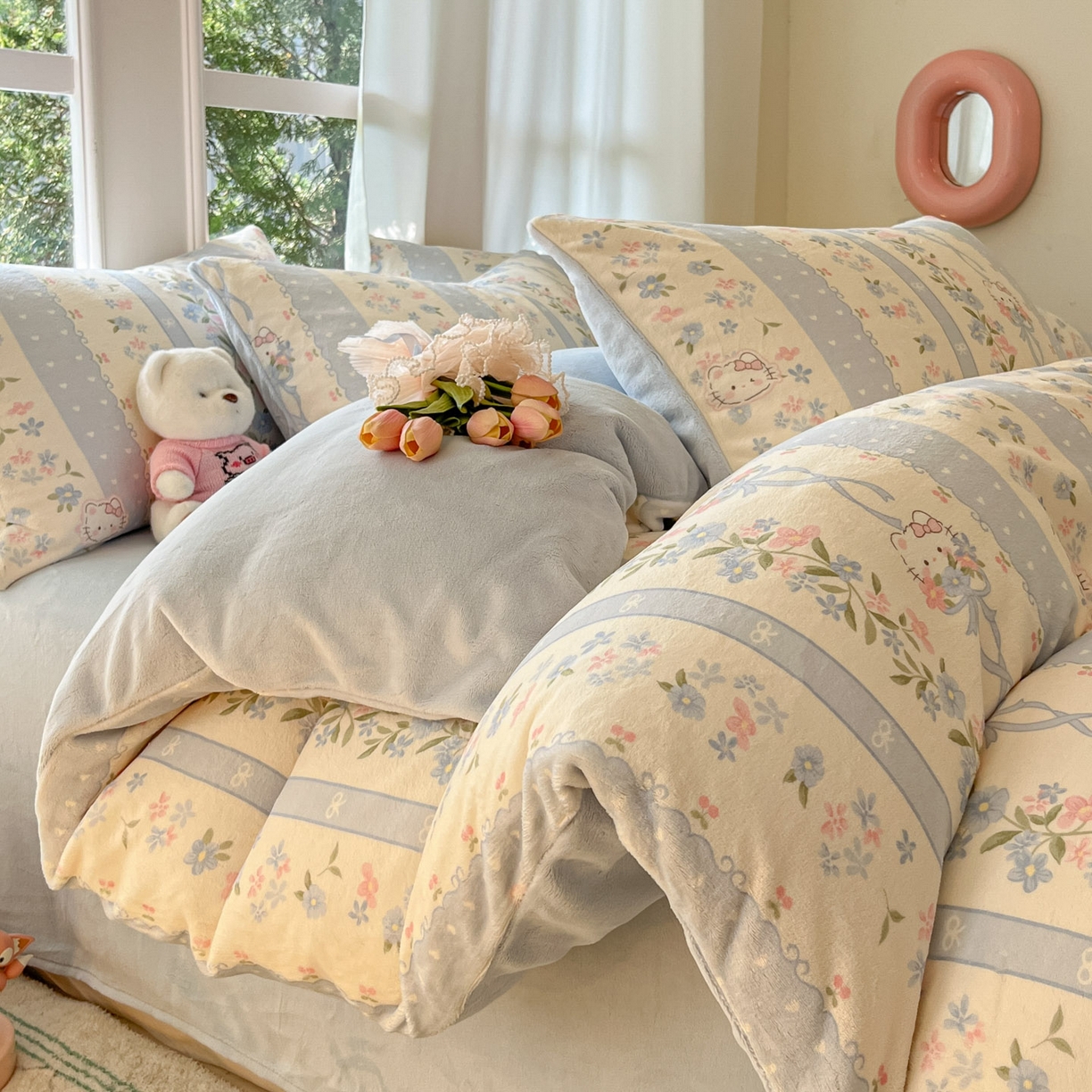 慕澄家纺 2025新款小清新牛奶绒印花四件套 蓝条凯蒂