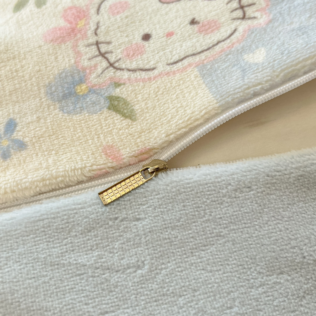 91家纺网 家纺一手货源 找家纺 慕澄家纺 2025新款小清新牛奶绒印花四件套 蓝条凯蒂