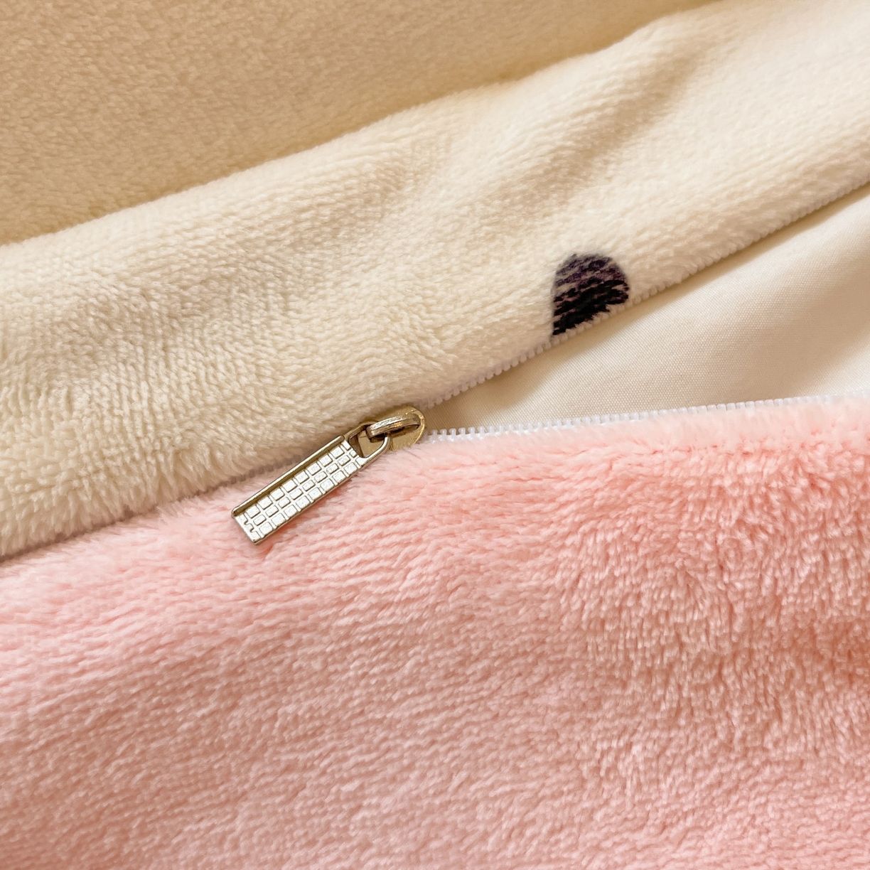 91家纺网 家纺一手货源 找家纺 慕澄家纺 2025新款小清新牛奶绒印花四件套 浪漫波点