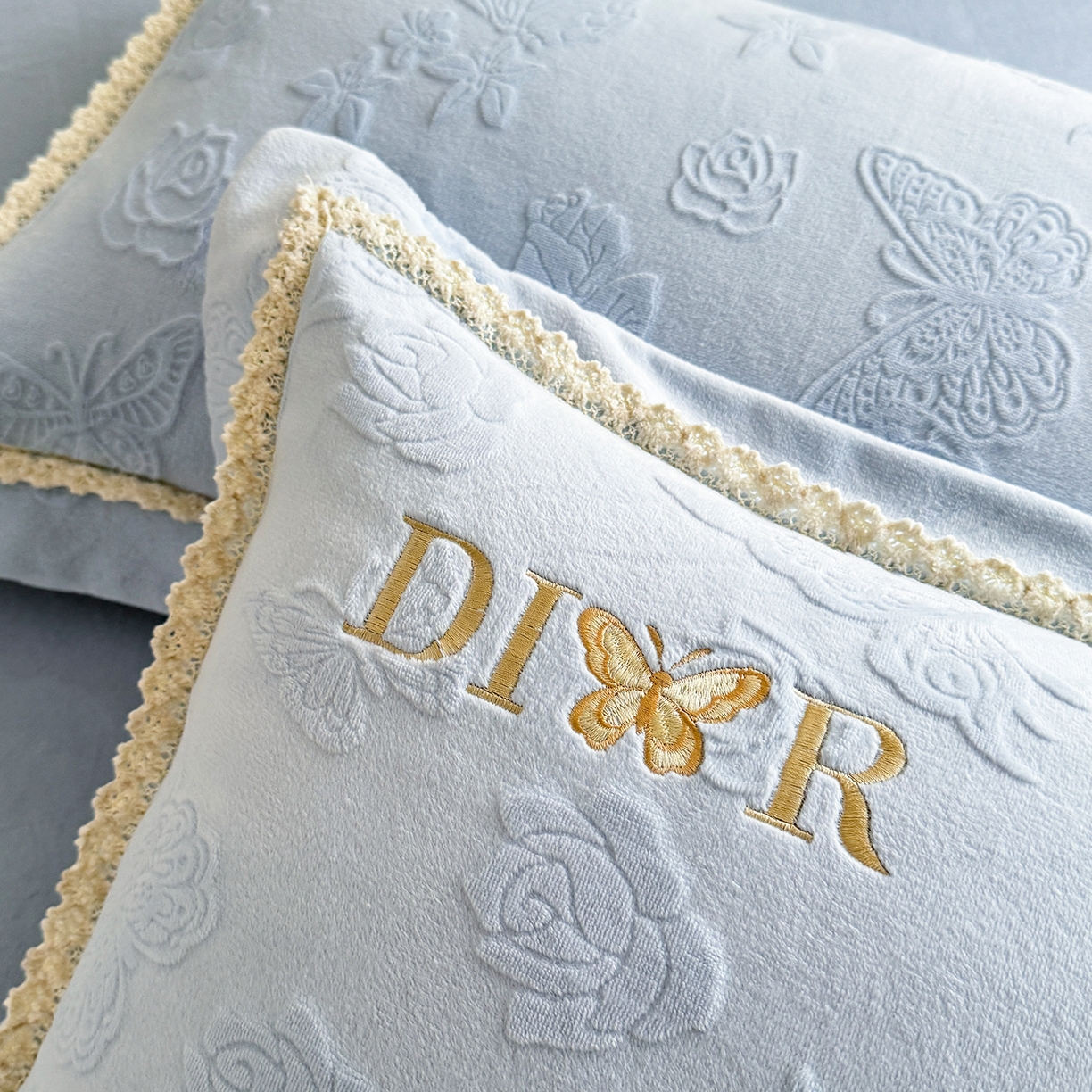 91家纺网 家纺一手货源 找家纺 艾唯希家纺 2025新款韩版雕花绒工艺四件套全消光牛奶绒-语蝶系列 语蝶-兰