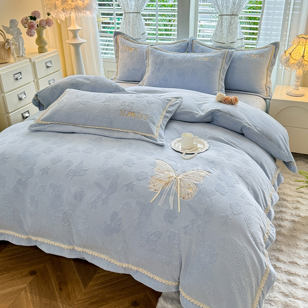 91家纺网 家纺一手货源 找家纺 艾唯希家纺 2025新款韩版雕花绒工艺四件套全消光牛奶绒-语蝶系列 语蝶-兰