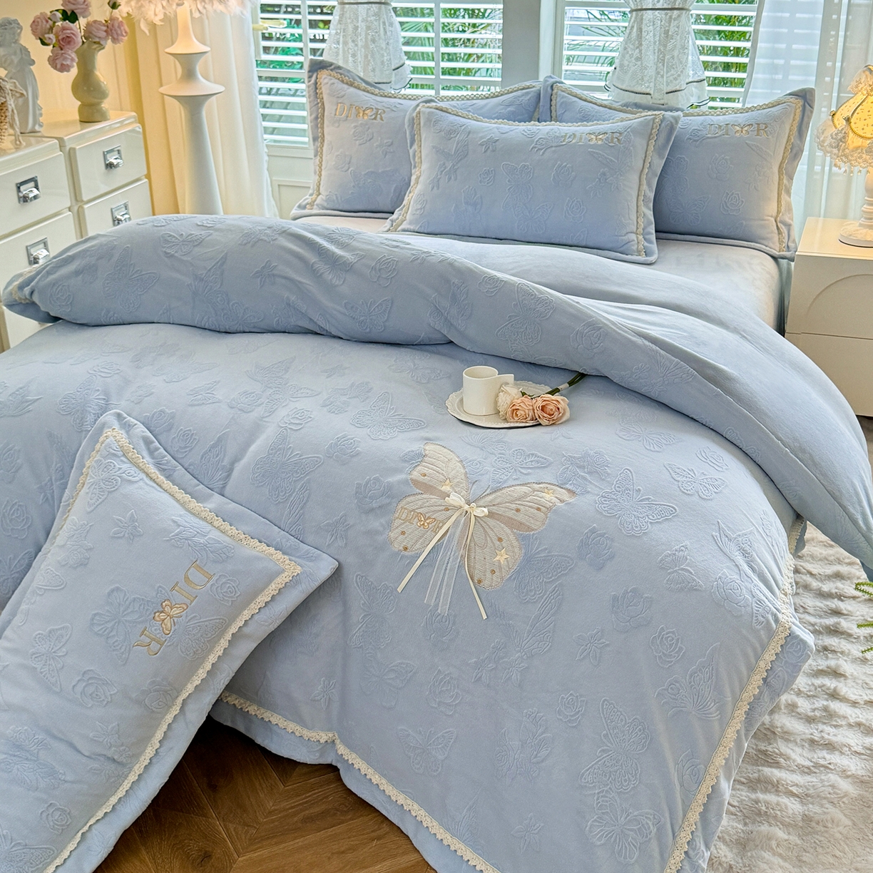 91家纺网 家纺一手货源 找家纺 艾唯希家纺 2025新款韩版雕花绒工艺四件套全消光牛奶绒-语蝶系列 语蝶-兰