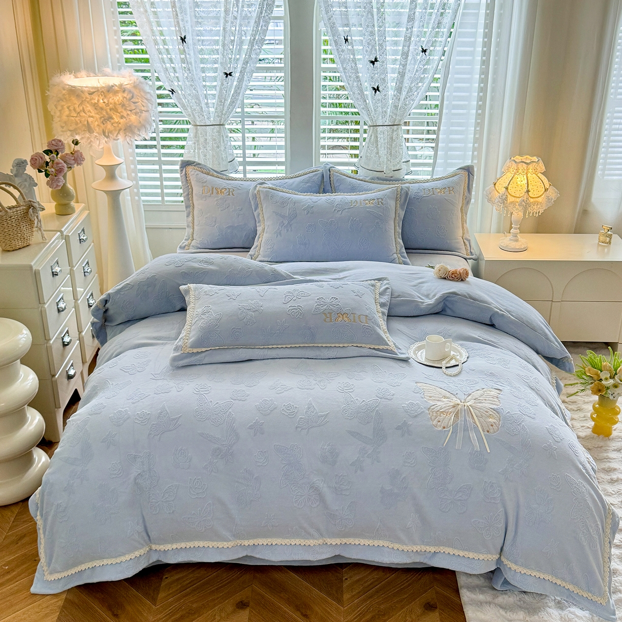 91家纺网 家纺一手货源 找家纺 艾唯希家纺 2025新款韩版雕花绒工艺四件套全消光牛奶绒-语蝶系列 语蝶-兰