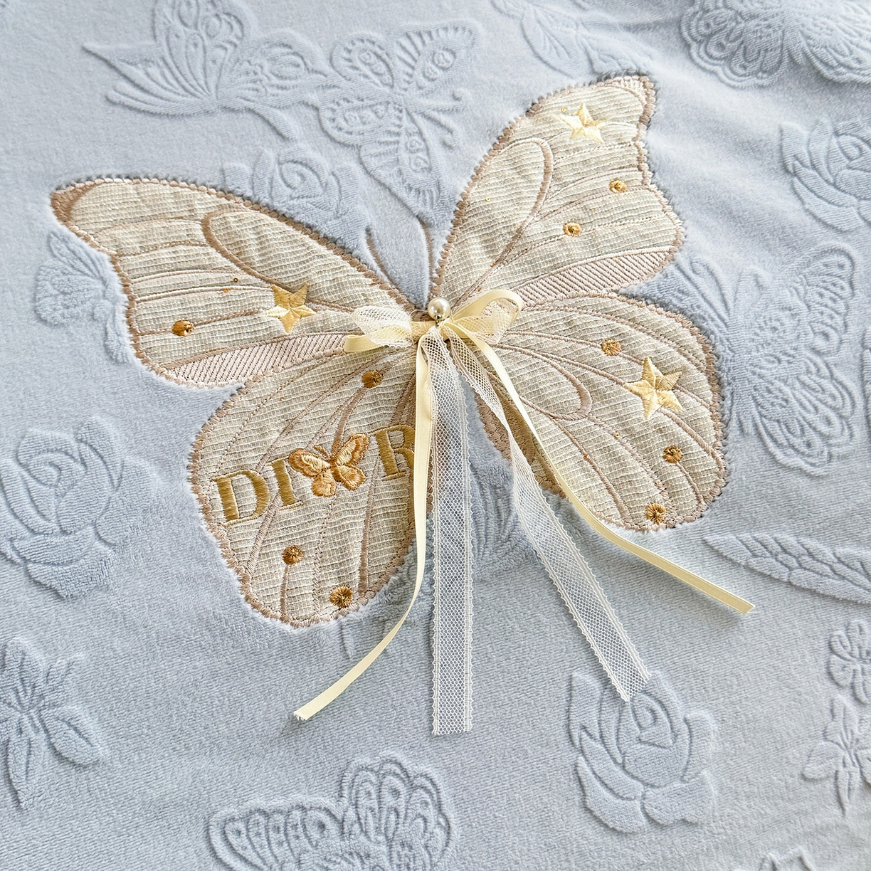 91家纺网 家纺一手货源 找家纺 艾唯希家纺 2025新款韩版雕花绒工艺四件套全消光牛奶绒-语蝶系列 语蝶-兰