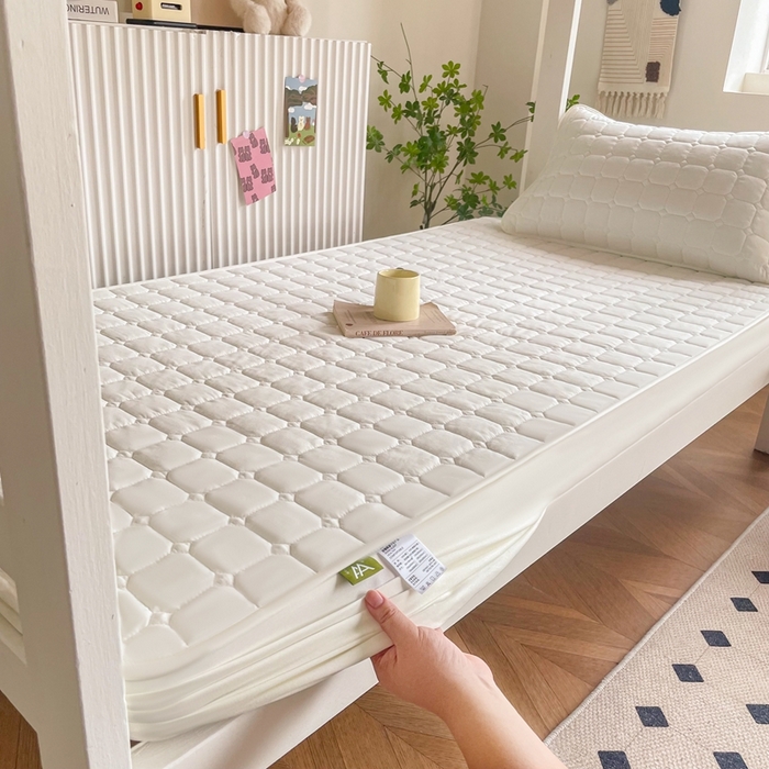 91家纺网 家纺一手货源 找家纺 （总）小禹仔家纺 2025新款亲肤面包格夹棉床笠-学生图