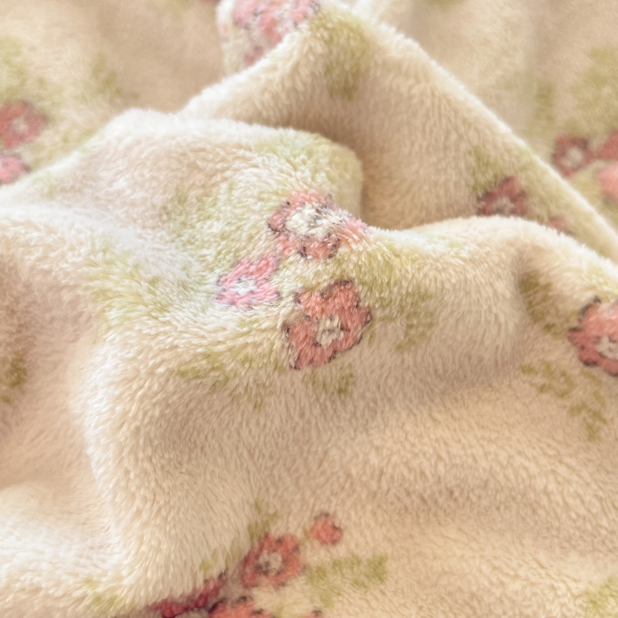 91家纺网 家纺一手货源 找家纺 慕澄家纺 2025新款小清新牛奶绒印花四件套 梦幻花语