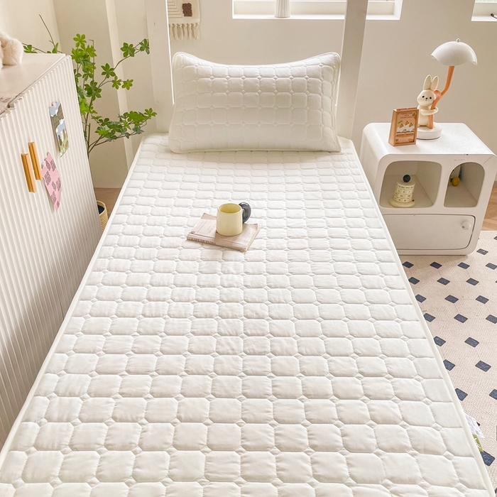 91家纺网 家纺一手货源 找家纺 （总）小禹仔家纺 2025新款亲肤面包格夹棉床笠-学生图