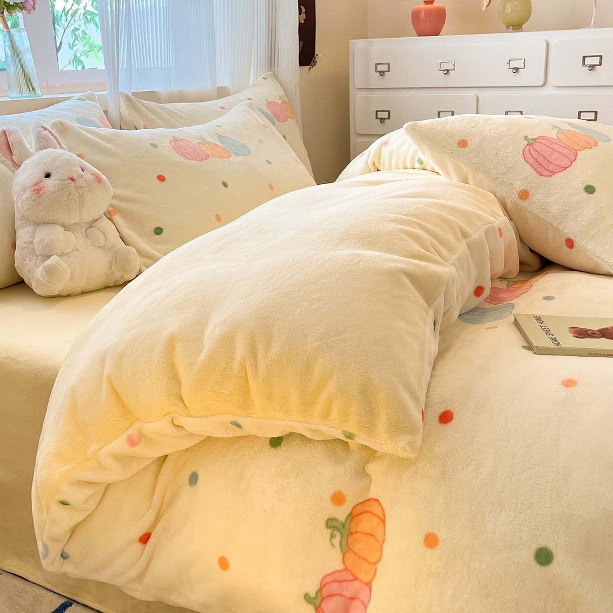 91家纺网 家纺一手货源 找家纺 慕澄家纺 2025新款小清新牛奶绒印花四件套 奶南瓜