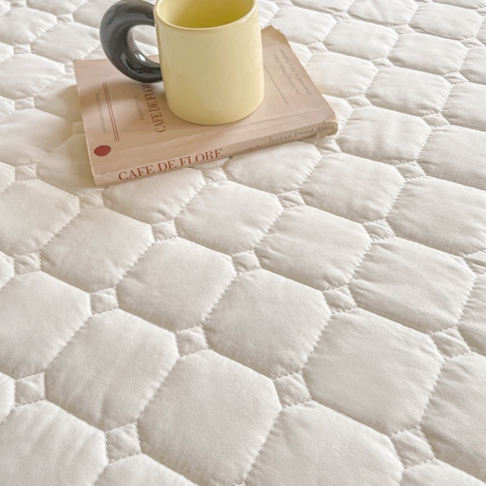 91家纺网 家纺一手货源 找家纺 小禹仔家纺 2025新款亲肤面包格夹棉床笠-学生图 面包格-白