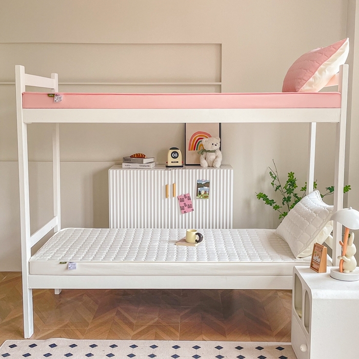 91家纺网 家纺一手货源 找家纺 小禹仔家纺 2025新款亲肤面包格夹棉床笠-学生图 面包格-白