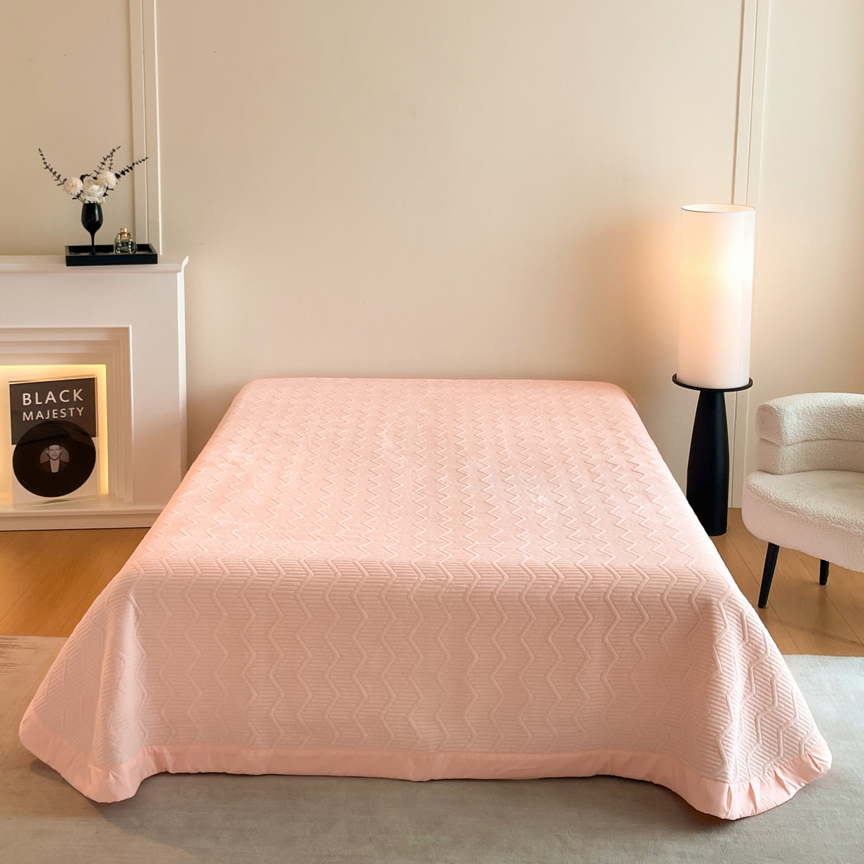 91家纺网 家纺一手货源 找家纺 新方向 2025新款高克重240克A类全消光刺绣牛奶绒四件套-蝶舞 蝶舞-蔷薇粉