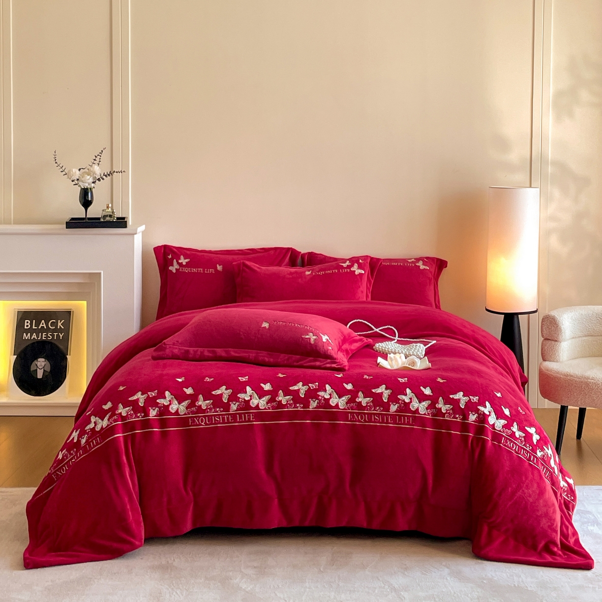 91家纺网 家纺一手货源 找家纺 （总）控价 2025新款 床盖款240克A类全消光刺绣牛奶绒四件套-蝶舞