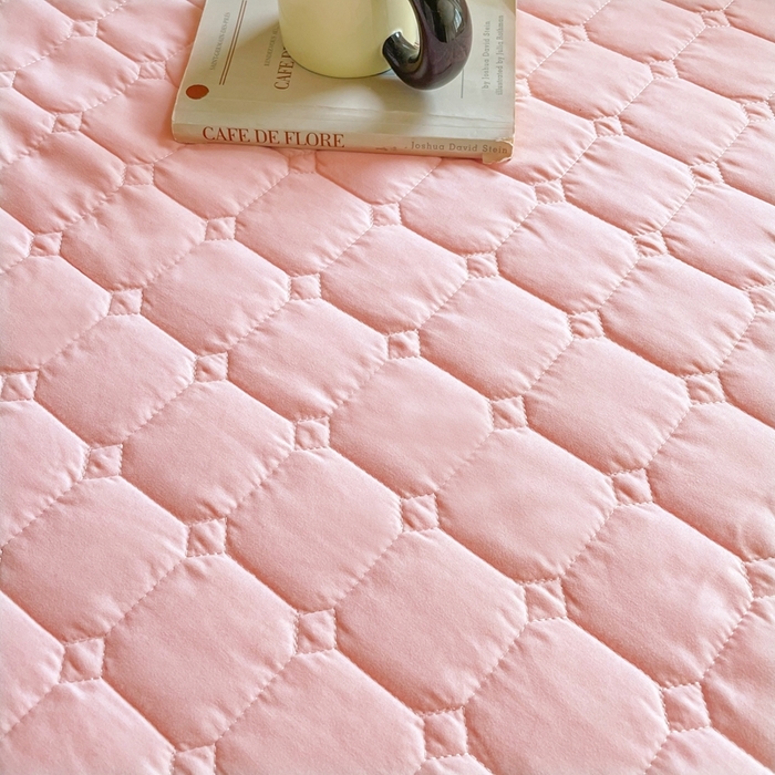 91家纺网 家纺一手货源 找家纺 小禹仔家纺 2025新款亲肤面包格夹棉床笠-学生图 面包格-粉