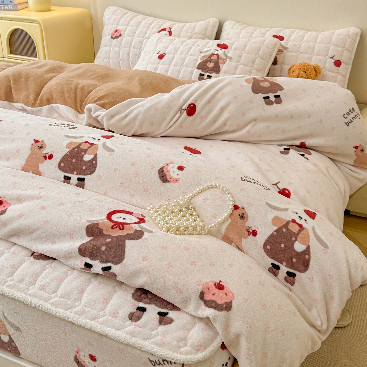 91家纺网 家纺一手货源 找家纺 （总）LIFE.丽芙 2025秋冬新款A类牛奶绒加厚夹棉床笠+被套组合四件套