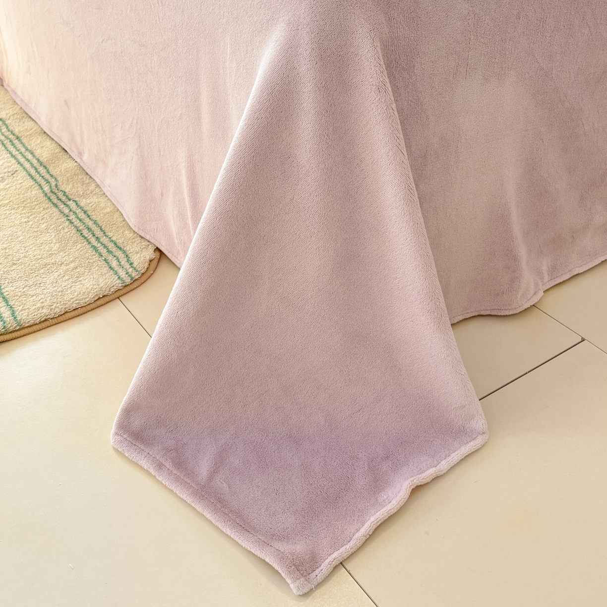 91家纺网 家纺一手货源 找家纺 慕澄家纺 2025新款小清新牛奶绒印花四件套 碎碎紫兔