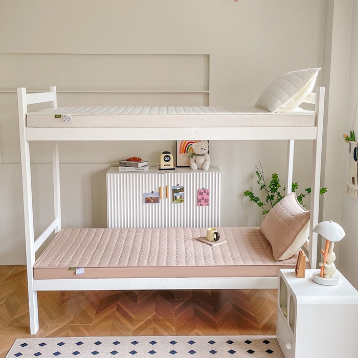 91家纺网 家纺一手货源 找家纺 小禹仔家纺 2025新款亲肤面包格夹棉床笠-学生图 面包格-卡其