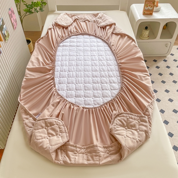 91家纺网 家纺一手货源 找家纺 小禹仔家纺 2025新款亲肤面包格夹棉床笠-学生图 面包格-卡其