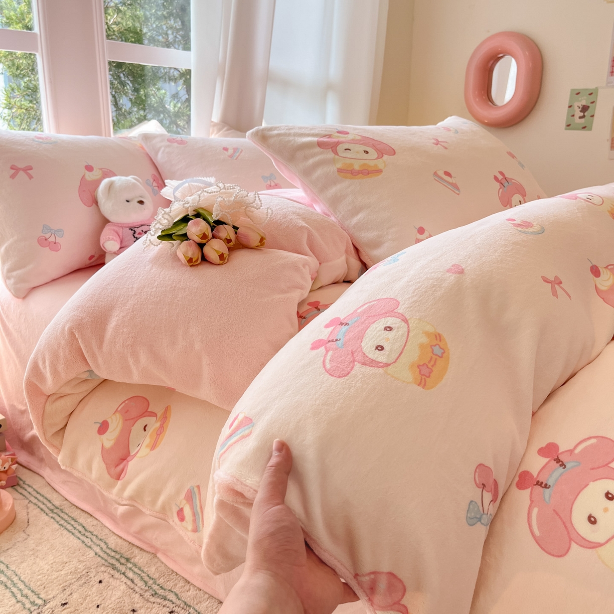 91家纺网 家纺一手货源 找家纺 慕澄家纺 2025新款小清新牛奶绒印花四件套 甜品美乐蒂