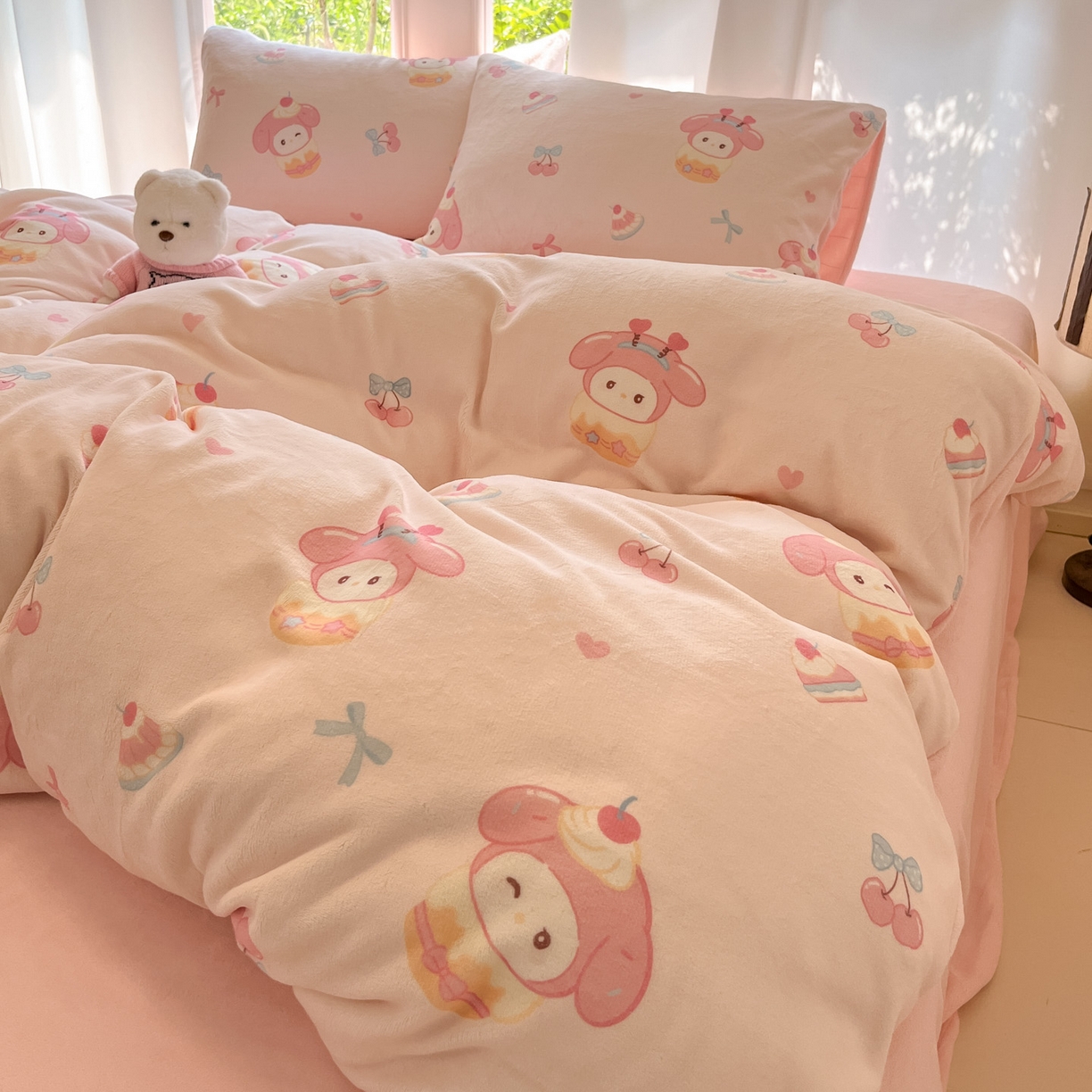 91家纺网 家纺一手货源 找家纺 慕澄家纺 2025新款小清新牛奶绒印花四件套 甜品美乐蒂