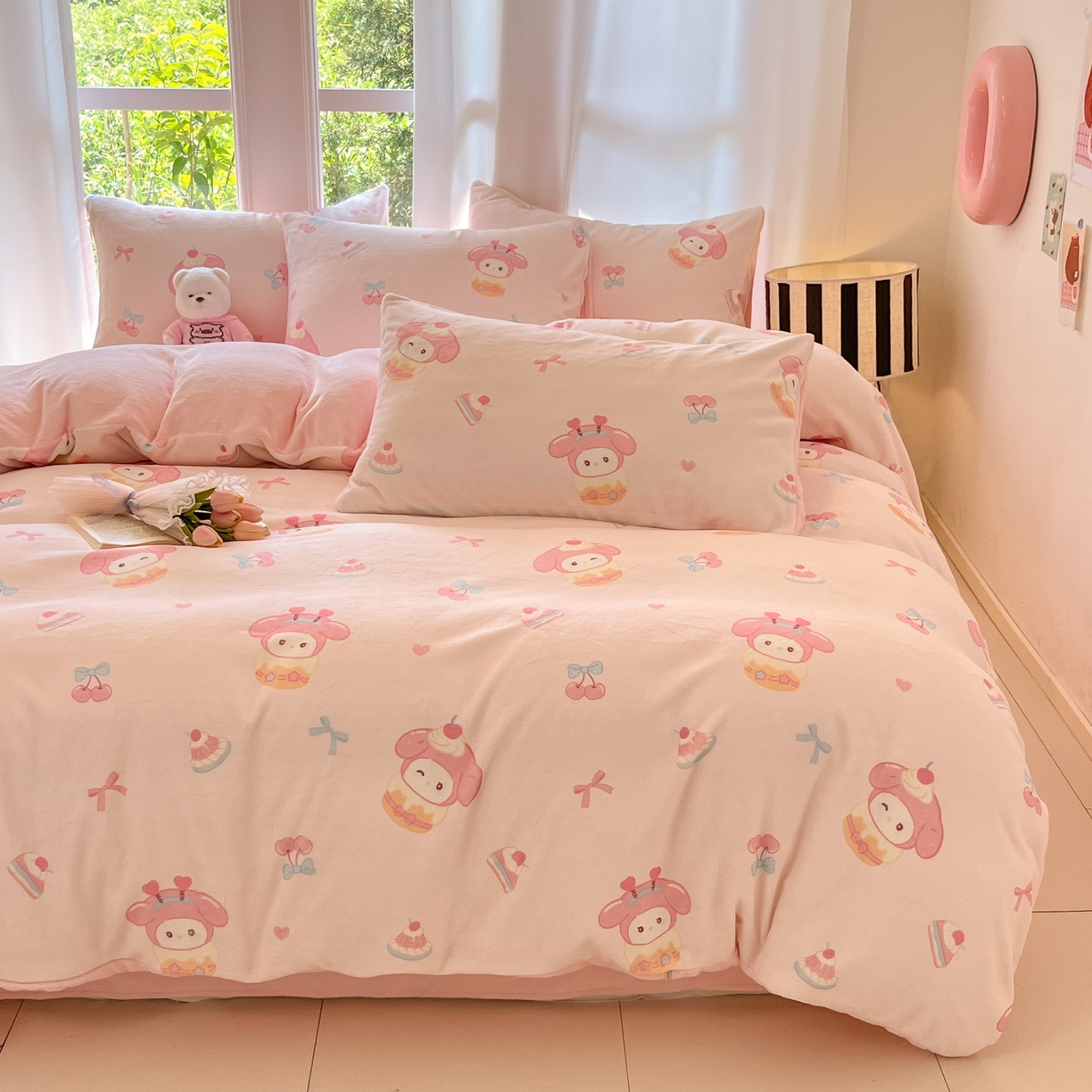 91家纺网 家纺一手货源 找家纺 慕澄家纺 2025新款小清新牛奶绒印花四件套 甜品美乐蒂