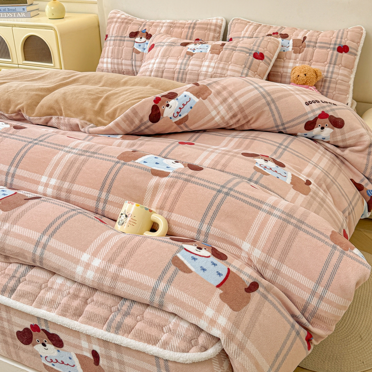 91家纺网 家纺一手货源 找家纺 （总）LIFE.丽芙 2025秋冬新款A类牛奶绒加厚夹棉床笠+被套组合四件套