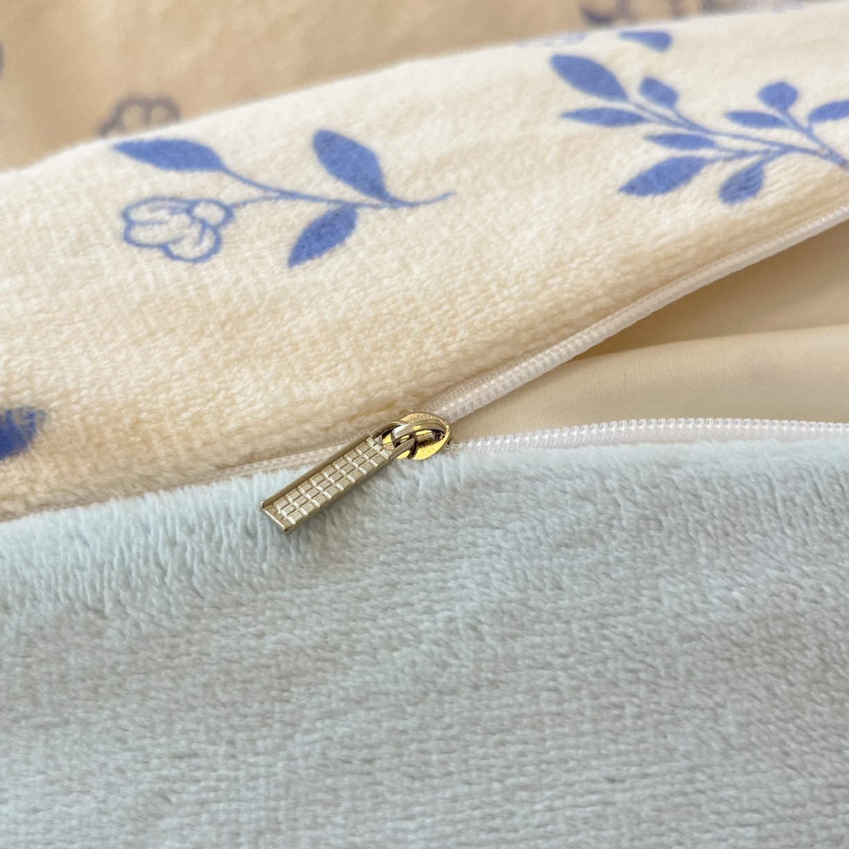 91家纺网 家纺一手货源 找家纺 慕澄家纺 2025新款小清新牛奶绒印花四件套 小美好