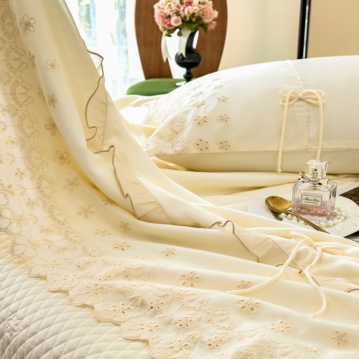 91家纺网 家纺一手货源 找家纺 优希家纺 2025新款安雅夏被床盖四件套 黄色