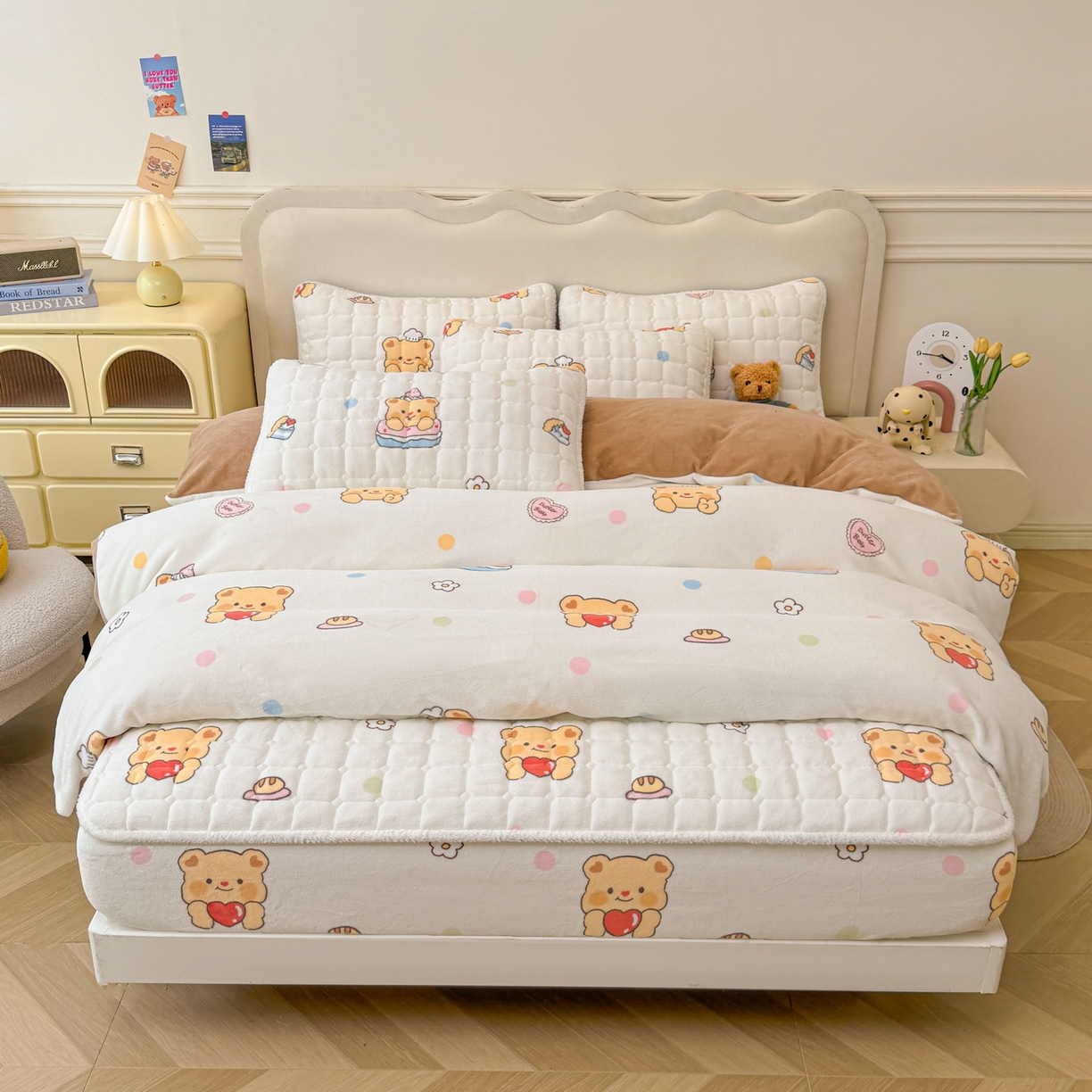 91家纺网 家纺一手货源 找家纺 LIFE.丽芙 2025秋冬新款A类牛奶绒加厚夹棉床笠+被套组合四件套 小熊包