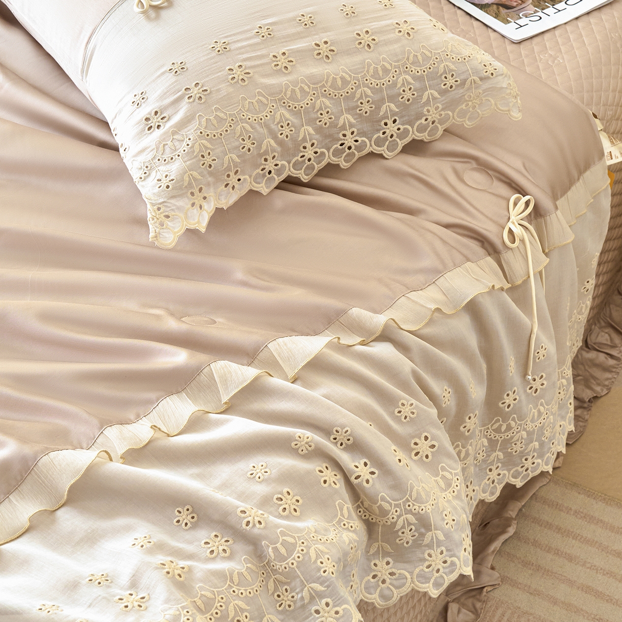 91家纺网 家纺一手货源 找家纺 优希家纺 2025新款安雅夏被床盖四件套 卡其