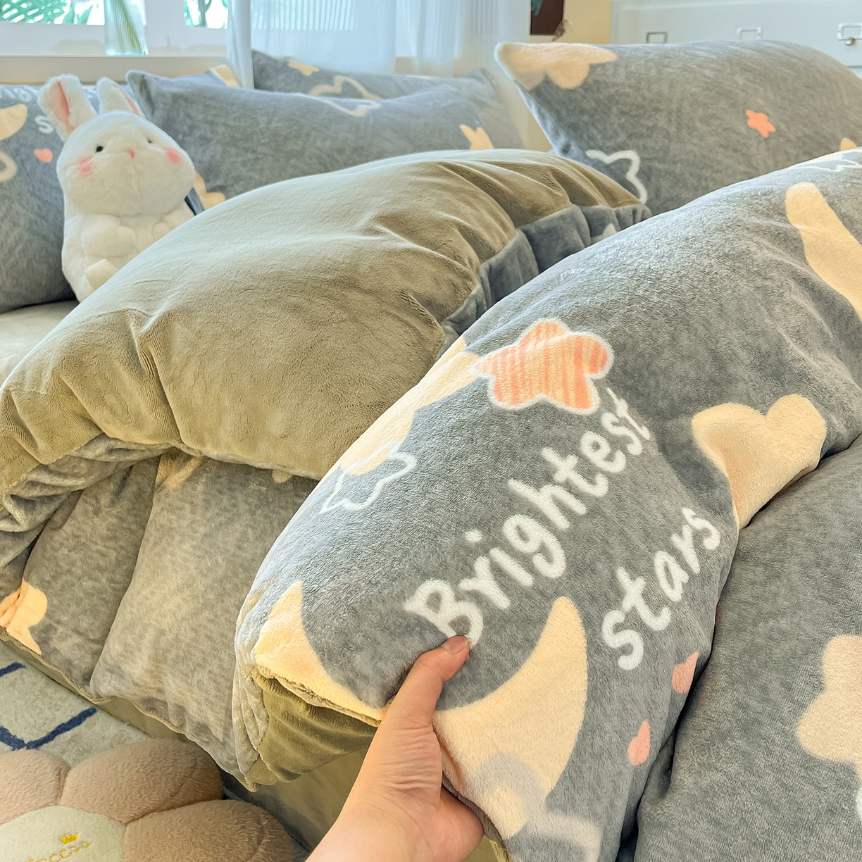 91家纺网 家纺一手货源 找家纺 慕澄家纺 2025新款小清新牛奶绒印花四件套 星星月亮