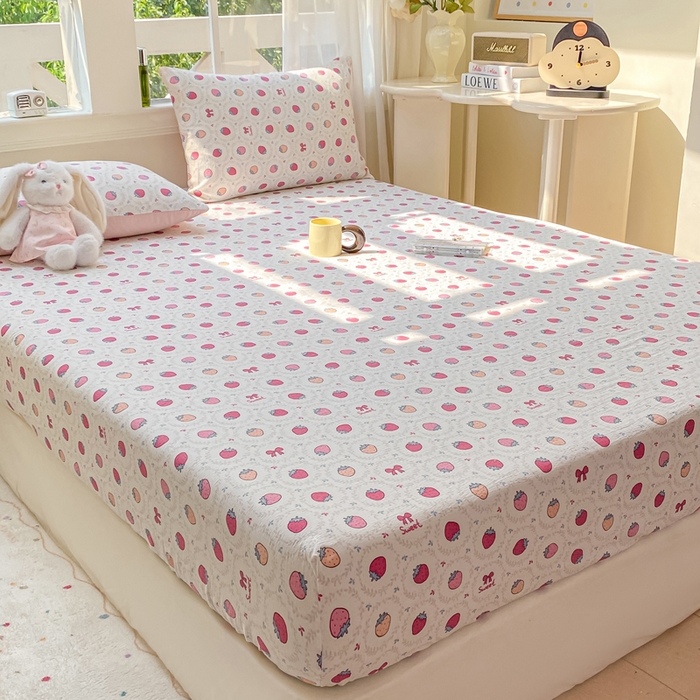 91家纺网 家纺一手货源 找家纺 朵朵家纺 2025新款超柔印花单床笠单品学生宿舍床垫保护套 床笠（床垫保护套可定制尺寸 ） 甜心草莓