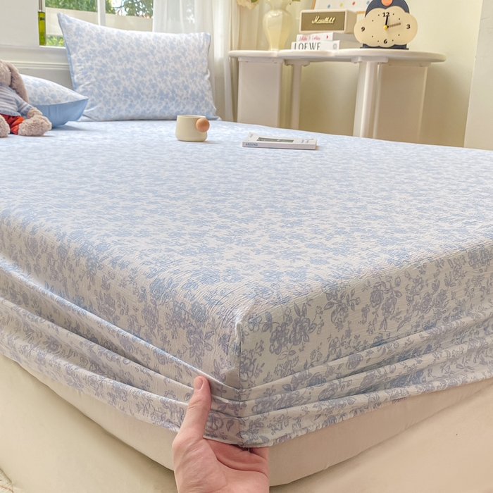 91家纺网 家纺一手货源 找家纺 朵朵家纺 2025新款超柔印花单床笠单品学生宿舍床垫保护套 床笠（床垫保护套可定制尺寸 ） 蓝色花园