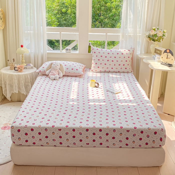 91家纺网 家纺一手货源 找家纺 朵朵家纺 2025新款超柔印花单床笠单品学生宿舍床垫保护套 床笠（床垫保护套可定制尺寸 ） 甜心草莓