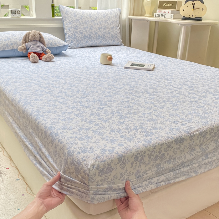 91家纺网 家纺一手货源 找家纺 朵朵家纺 2025新款超柔印花单床笠单品学生宿舍床垫保护套 床笠（床垫保护套可定制尺寸 ） 蓝色花园