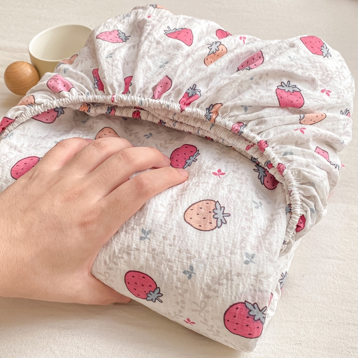 91家纺网 家纺一手货源 找家纺 朵朵家纺 2025新款超柔印花单床笠单品学生宿舍床垫保护套 床笠（床垫保护套可定制尺寸 ） 甜心草莓