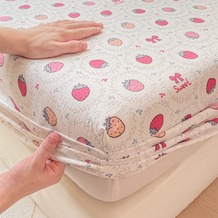 91家纺网 家纺一手货源 找家纺 朵朵家纺 2025新款超柔印花单床笠单品学生宿舍床垫保护套 床笠（床垫保护套可定制尺寸 ） 甜心草莓