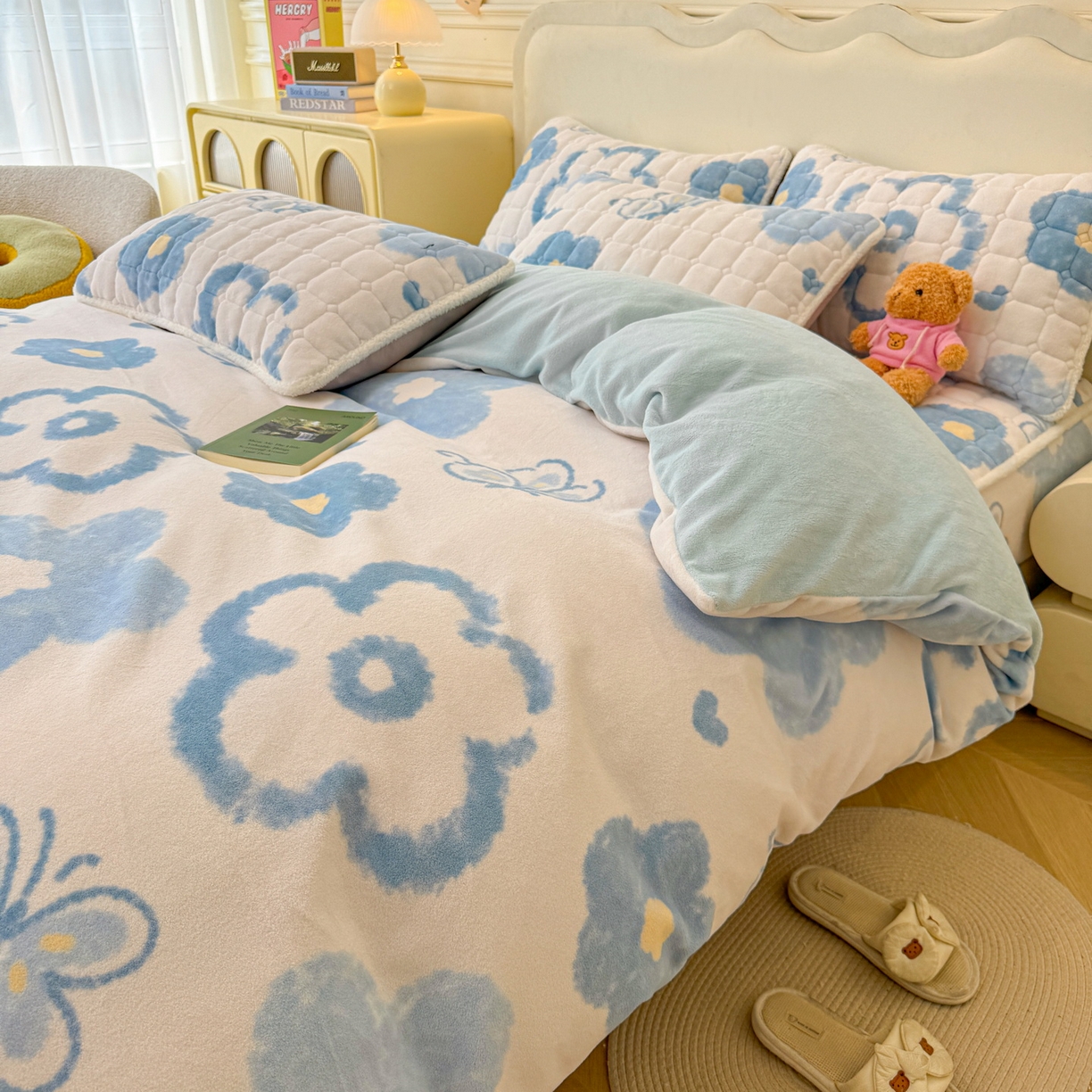 91家纺网 家纺一手货源 找家纺 LIFE.丽芙 2025秋冬新款A类牛奶绒加厚夹棉床笠+被套组合四件套 花恋