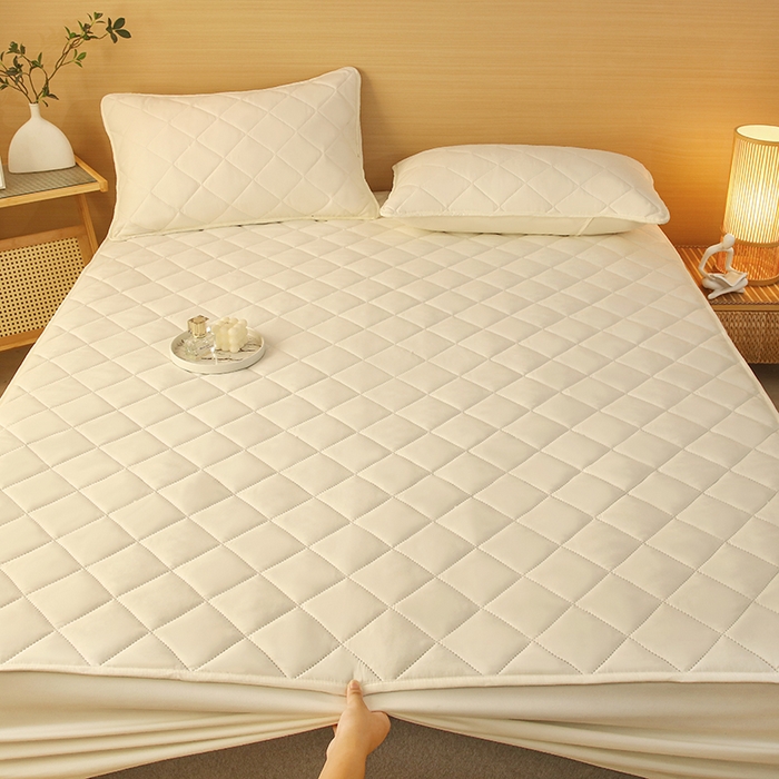 91家纺网 家纺一手货源 找家纺 小禹仔家纺 2025新款亲肤夹棉床笠 白色