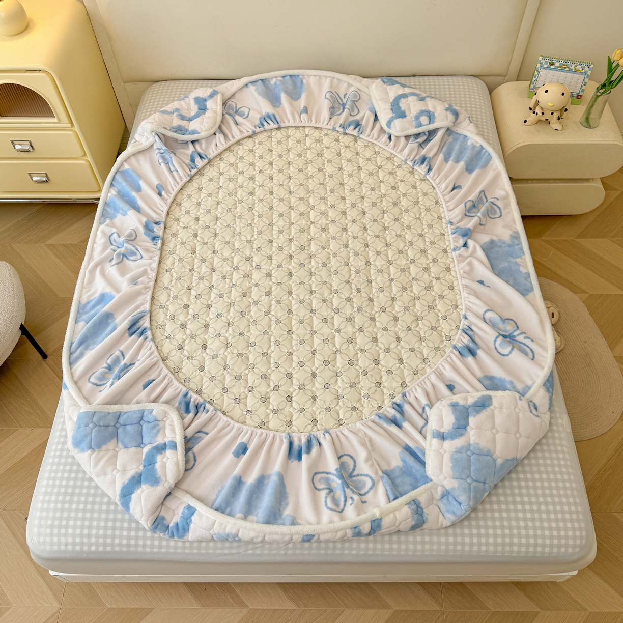 91家纺网 家纺一手货源 找家纺 LIFE.丽芙 2025秋冬新款A类牛奶绒加厚夹棉床笠+被套组合四件套 花恋