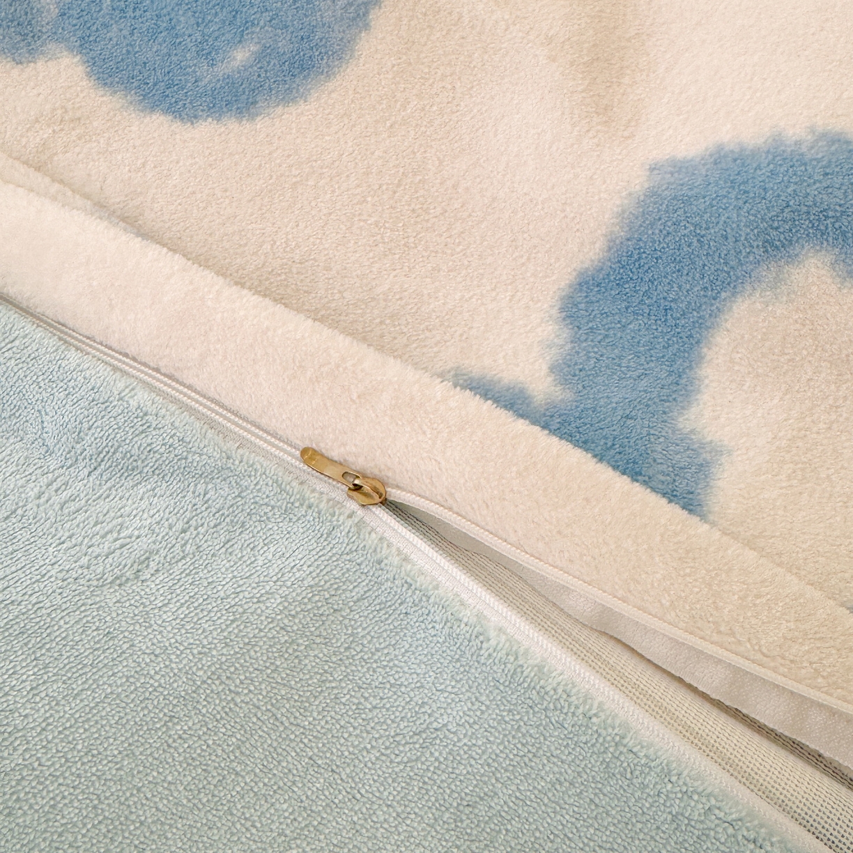 91家纺网 家纺一手货源 找家纺 LIFE.丽芙 2025秋冬新款A类牛奶绒加厚夹棉床笠+被套组合四件套 花恋