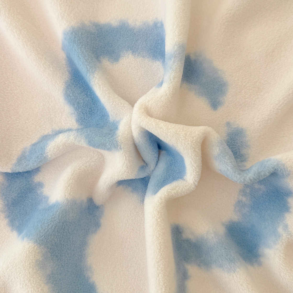 91家纺网 家纺一手货源 找家纺 LIFE.丽芙 2025秋冬新款A类牛奶绒加厚夹棉床笠+被套组合四件套 花恋