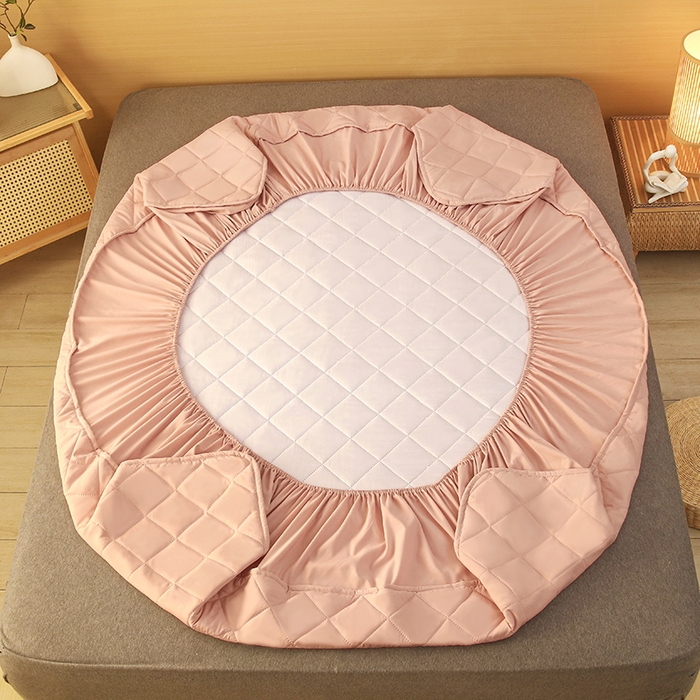 91家纺网 家纺一手货源 找家纺 小禹仔家纺 2025新款亲肤夹棉床笠 粉色