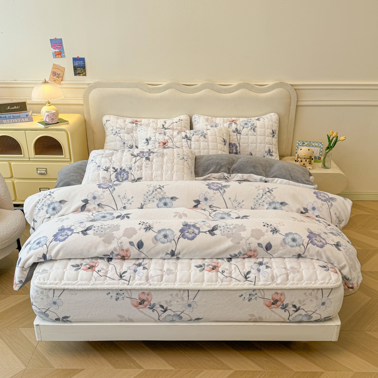 91家纺网 家纺一手货源 找家纺 LIFE.丽芙 2025秋冬新款A类牛奶绒加厚夹棉床笠+被套组合四件套 司藤