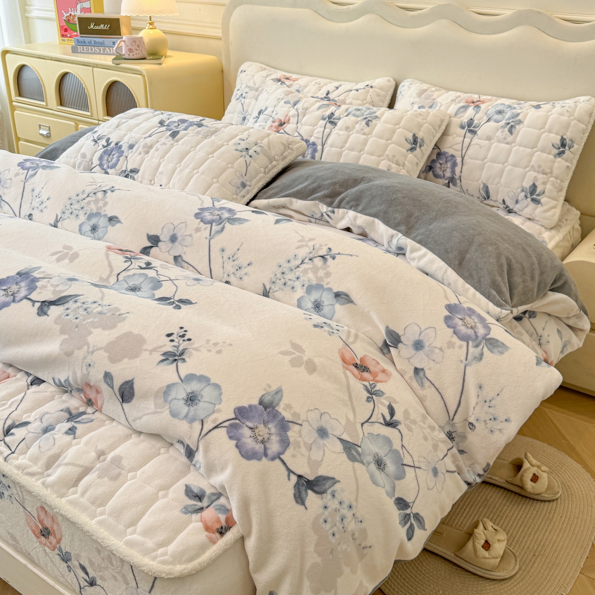 91家纺网 家纺一手货源 找家纺 LIFE.丽芙 2025秋冬新款A类牛奶绒加厚夹棉床笠+被套组合四件套 司藤