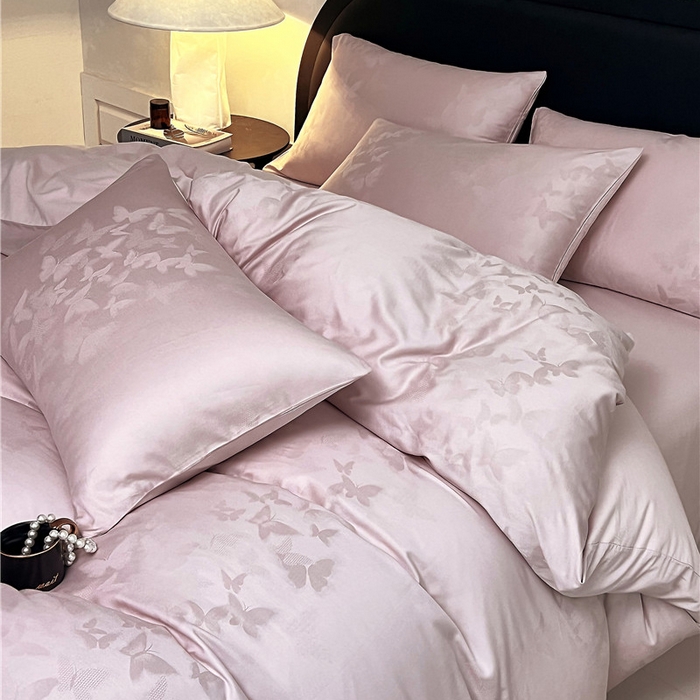 91家纺网 家纺一手货源 找家纺 琪格格纺织 2025新款50S贡缎大提花加厚全棉磨毛四件套 流光蝶影-粉紫