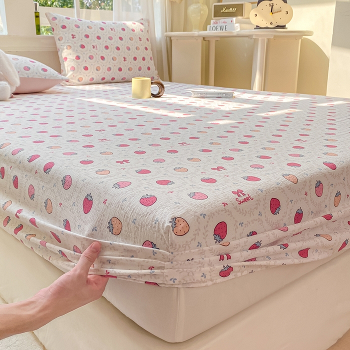 91家纺网 家纺一手货源 找家纺 朵朵家纺 2025新款超柔印花单床笠单品学生宿舍床垫保护套 床笠（床垫保护套可定制尺寸 ） 甜心草莓