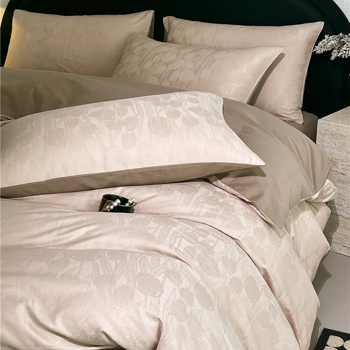 91家纺网 家纺一手货源 找家纺 琪格格纺织 2025新款50S贡缎大提花加厚全棉磨毛四件套 罗拉之梦-可可棕