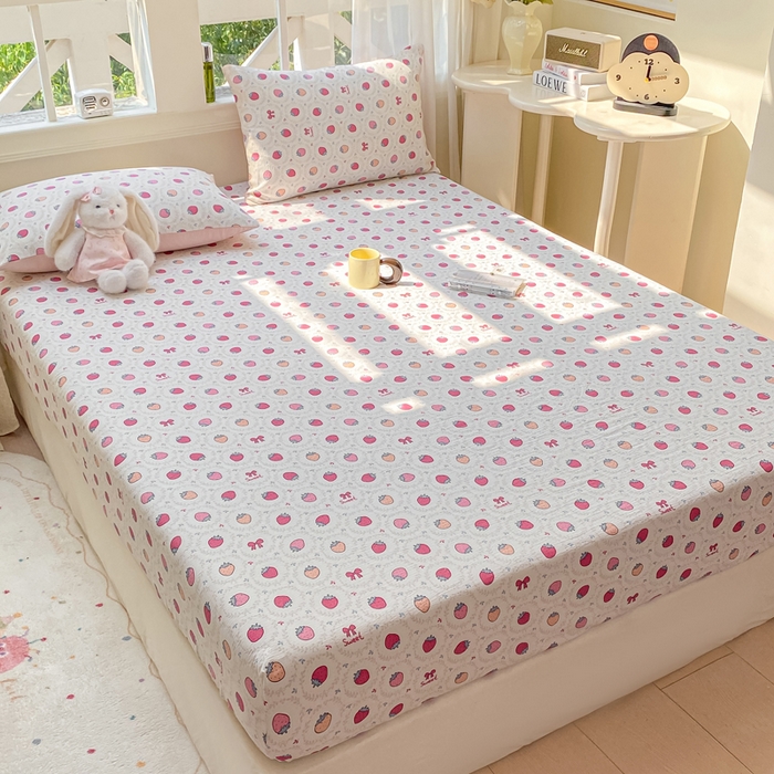 91家纺网 家纺一手货源 找家纺 朵朵家纺 2025新款超柔印花单床笠单品学生宿舍床垫保护套 床笠（床垫保护套可定制尺寸 ） 甜心草莓